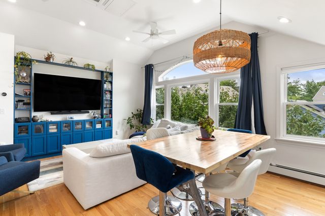 14 Belmont St A, Somerville, MA 02143