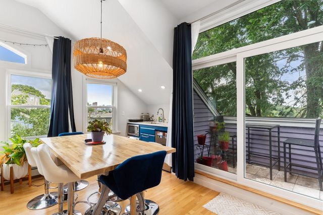 14 Belmont St A, Somerville, MA 02143