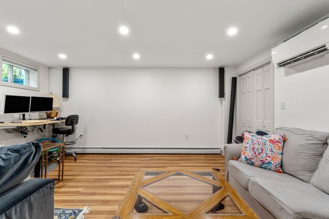 14 Belmont St A, Somerville, MA 02143