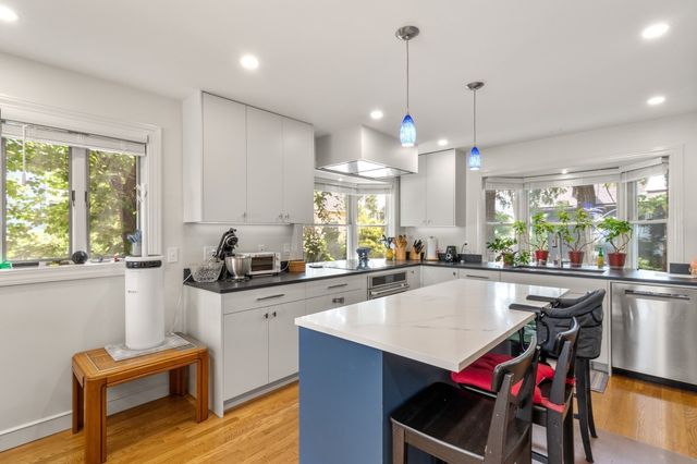 14 Belmont St A, Somerville, MA 02143