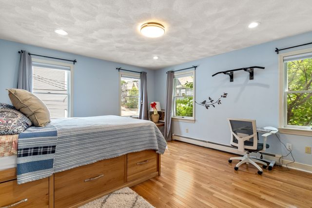14 Belmont St A, Somerville, MA 02143