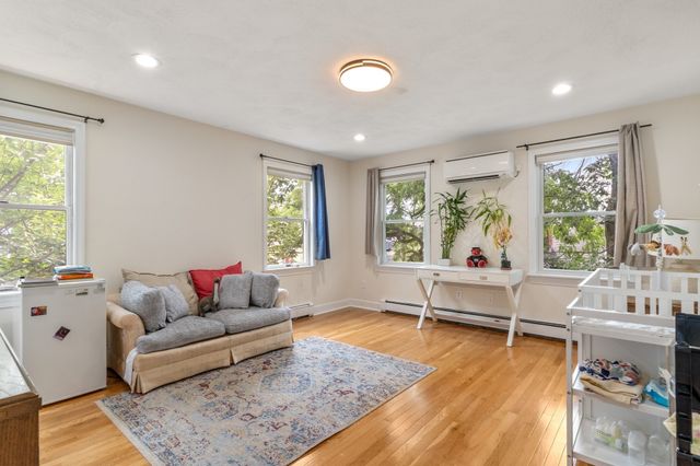 14 Belmont St A, Somerville, MA 02143