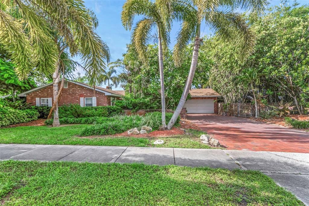 11530 66TH AVENUE N, Seminole, FL 33772