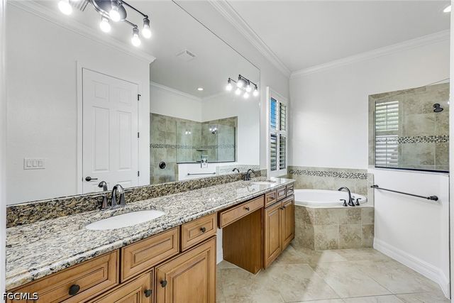 12643 Kinross LN, Naples, FL 34120