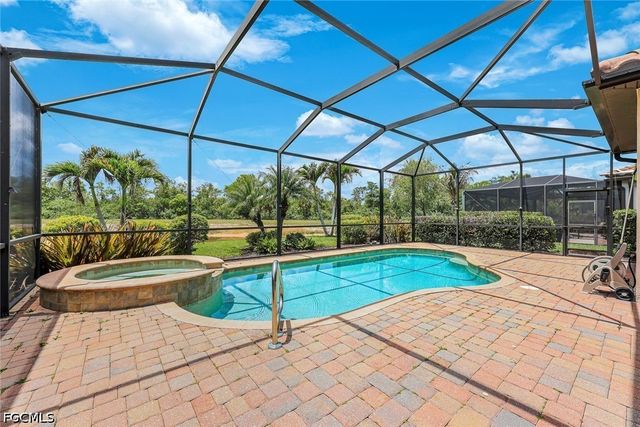 12643 Kinross LN, Naples, FL 34120