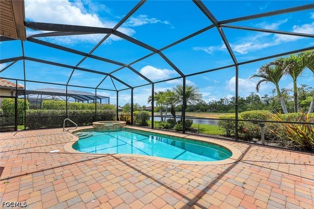 12643 Kinross LN, Naples, FL 34120