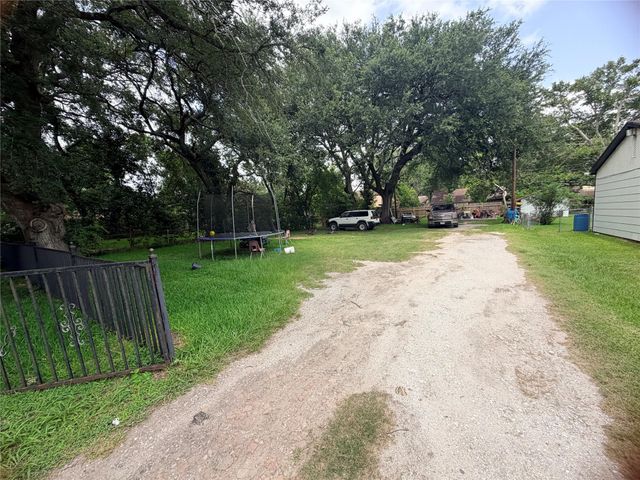 1207 Pirtle Street, Galveston, TX 77568