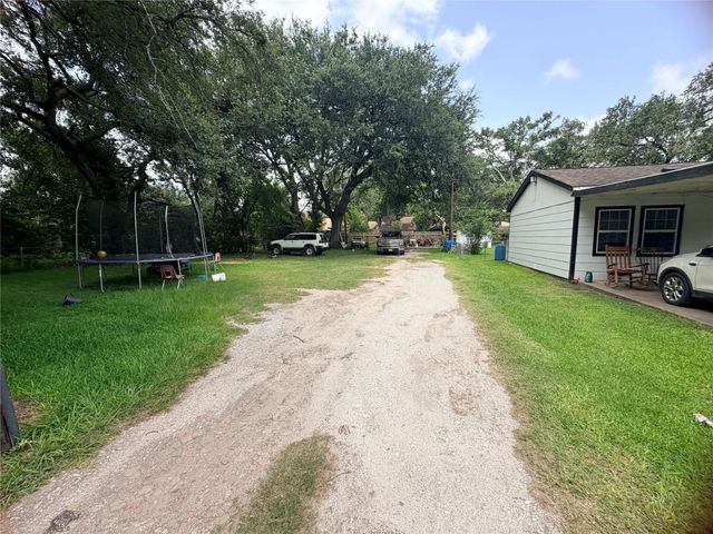 1207 Pirtle Street, Galveston, TX 77568