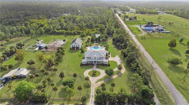 940 10th ST SE, Naples, FL 34117