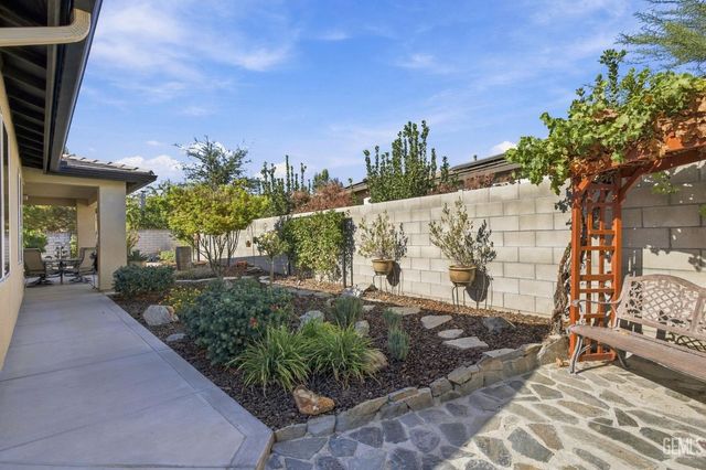 11632 Shady Valley Place, Bakersfield, CA 93311