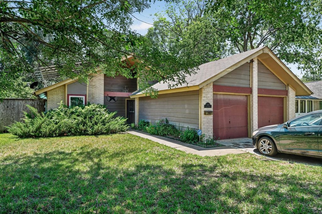 5227 Meadow Creek DR, Austin, TX 78745