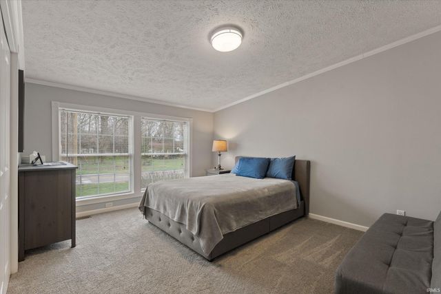 52115 Hollyhock Road, South Bend, IN 46637