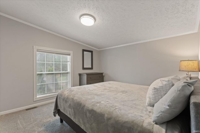 52115 Hollyhock Road, South Bend, IN 46637