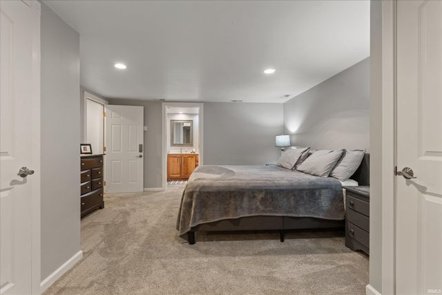 52115 Hollyhock Road, South Bend, IN 46637