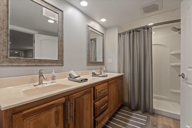 52115 Hollyhock Road, South Bend, IN 46637