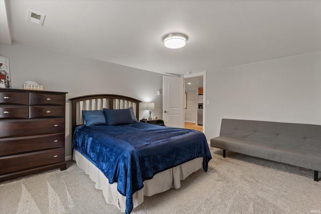 52115 Hollyhock Road, South Bend, IN 46637