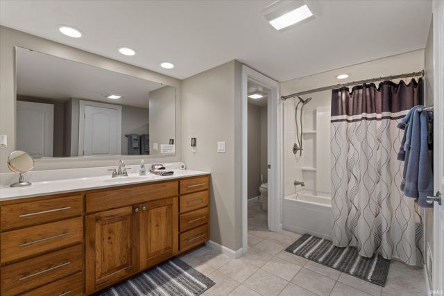 52115 Hollyhock Road, South Bend, IN 46637