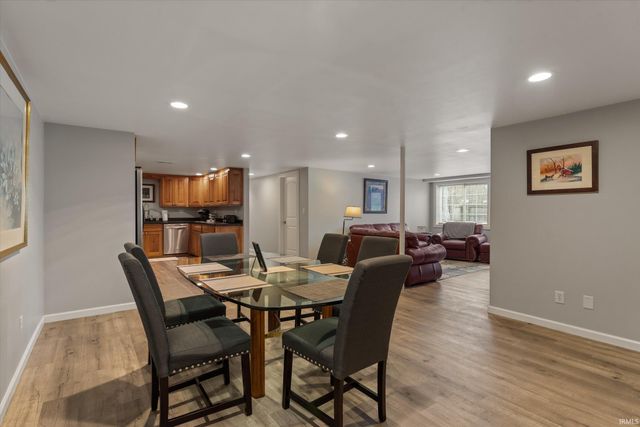 52115 Hollyhock Road, South Bend, IN 46637