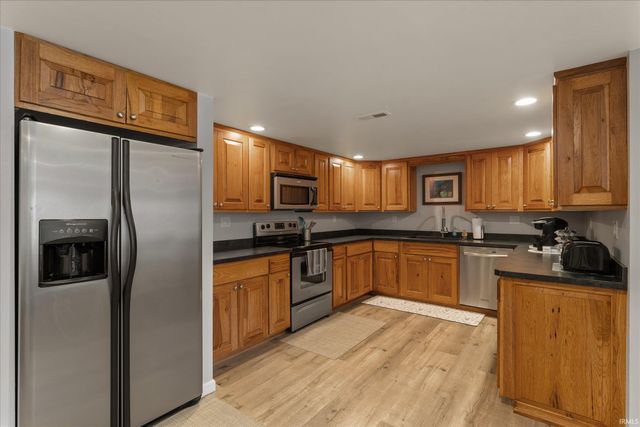 52115 Hollyhock Road, South Bend, IN 46637