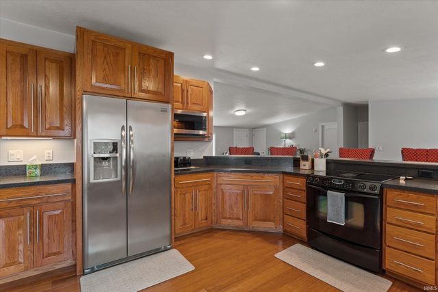 52115 Hollyhock Road, South Bend, IN 46637