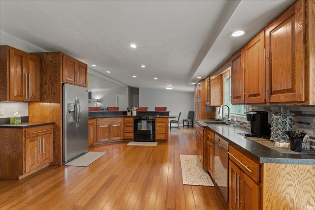 52115 Hollyhock Road, South Bend, IN 46637