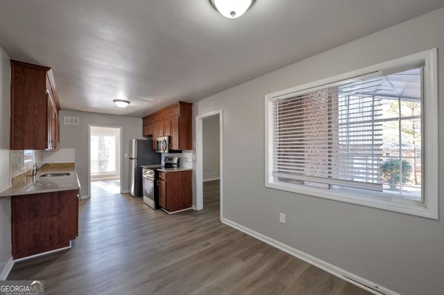 1870 Sandgate Circle, South Fulton, GA 30349