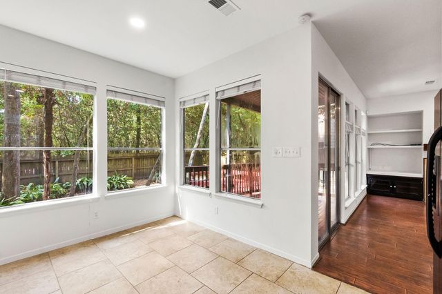 15 Breezy Point Place, The Woodlands, TX 77381