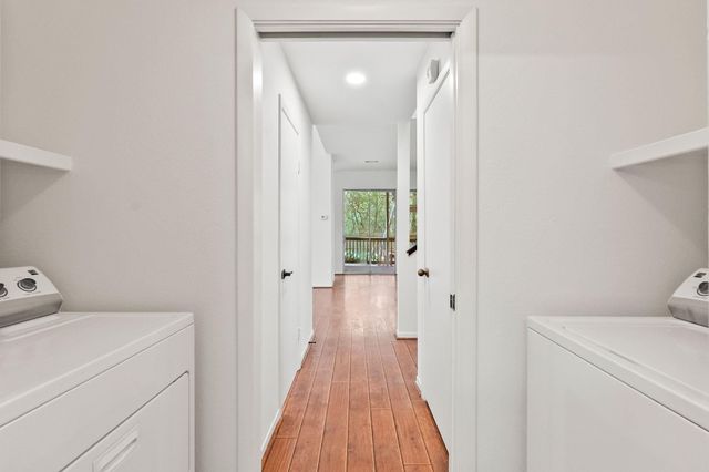 15 Breezy Point Place, The Woodlands, TX 77381