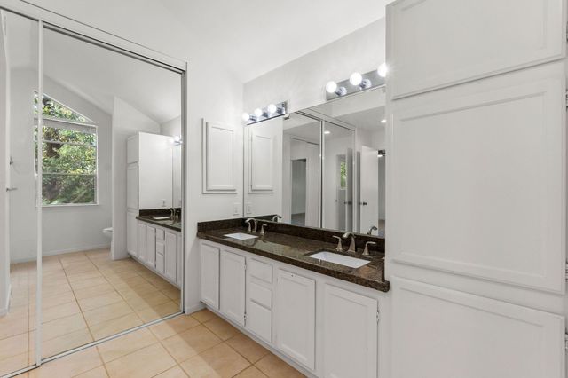 15 Breezy Point Place, The Woodlands, TX 77381