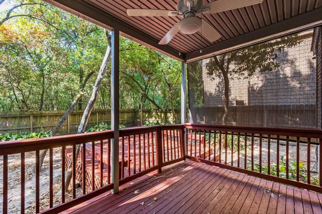 15 Breezy Point Place, The Woodlands, TX 77381