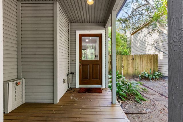 15 Breezy Point Place, The Woodlands, TX 77381