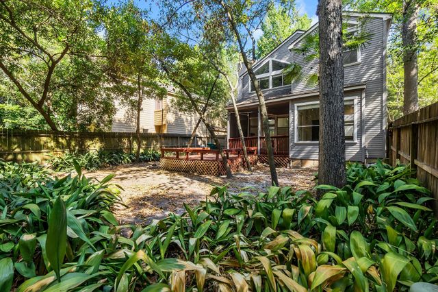 15 Breezy Point Place, The Woodlands, TX 77381