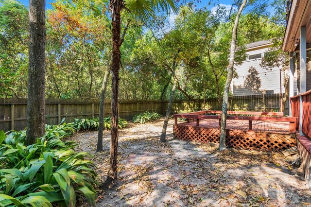 15 Breezy Point Place, The Woodlands, TX 77381