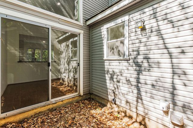 15 Breezy Point Place, The Woodlands, TX 77381