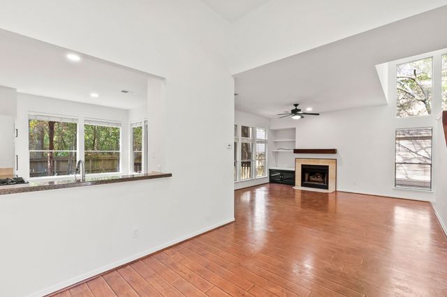 15 Breezy Point Place, The Woodlands, TX 77381