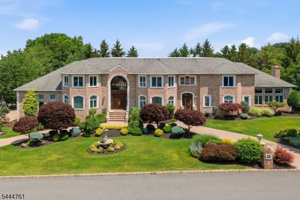 1 WIMBLEDON COURT, Cedar Grove Twp., NJ 07009 — photo 3