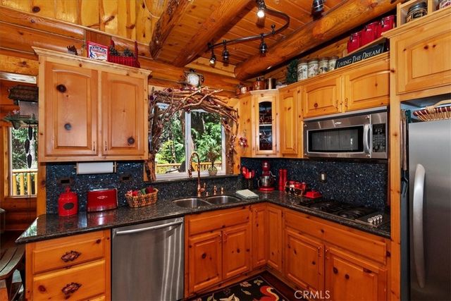 28730 Potomac, Lake Arrowhead, CA 92352