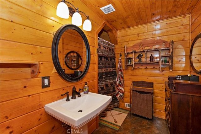 28730 Potomac, Lake Arrowhead, CA 92352