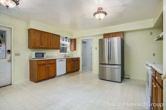 8639 N 27th Street, Richland Twp, MI 49083