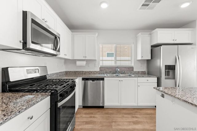 30800 ACAPPELLA DR., Winchester, CA 92596