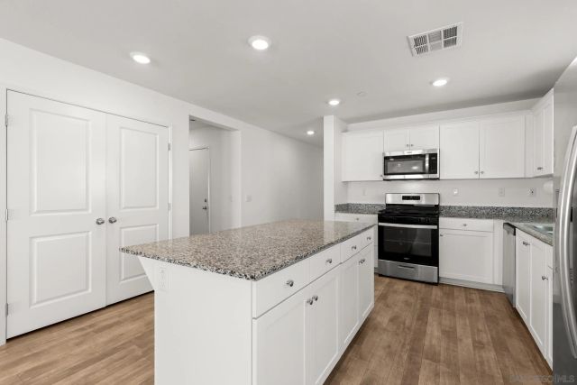 30800 ACAPPELLA DR., Winchester, CA 92596
