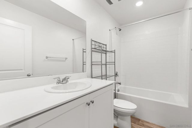 30800 ACAPPELLA DR., Winchester, CA 92596