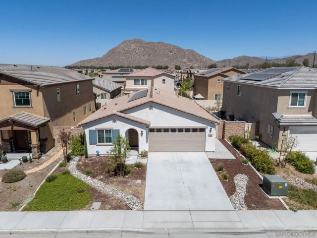 30800 ACAPPELLA DR., Winchester, CA 92596