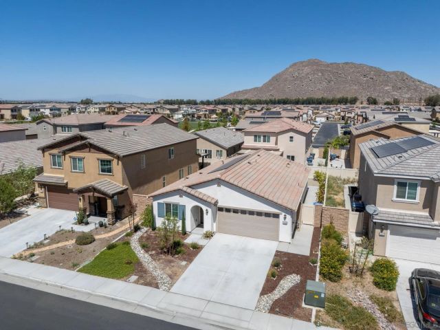 30800 ACAPPELLA DR., Winchester, CA 92596