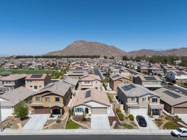 30800 ACAPPELLA DR., Winchester, CA 92596