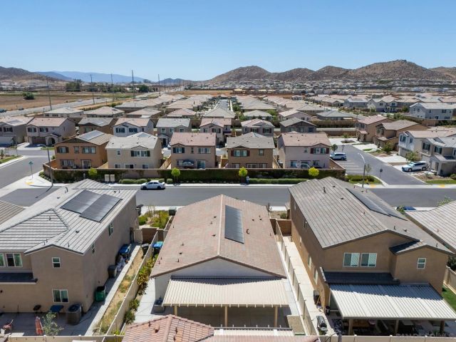 30800 ACAPPELLA DR., Winchester, CA 92596