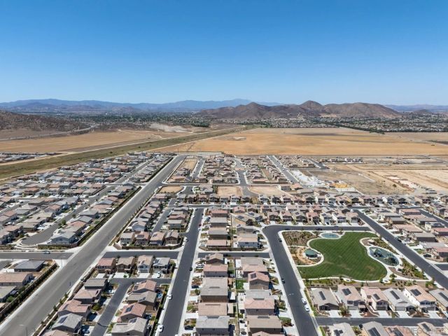 30800 ACAPPELLA DR., Winchester, CA 92596