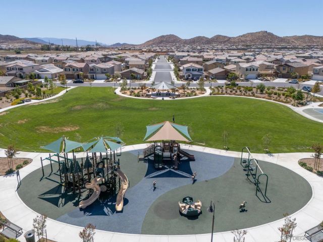 30800 ACAPPELLA DR., Winchester, CA 92596