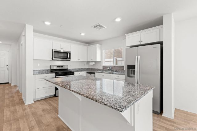 30800 ACAPPELLA DR., Winchester, CA 92596