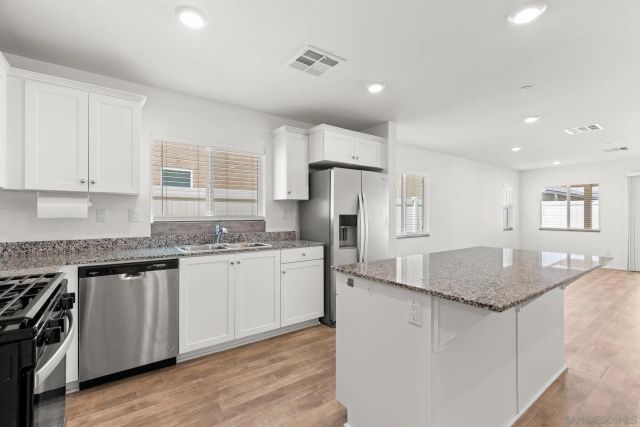 30800 ACAPPELLA DR., Winchester, CA 92596